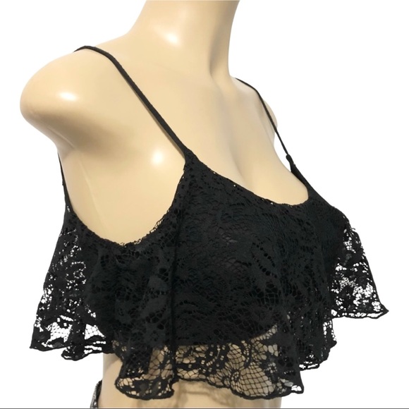 Love Culture Tops - 🦋Love Culture M Black Floral Lace Spaghetti Strap Crop Top🦋